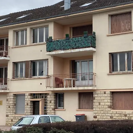 דירה Les Meubles De La Beatrice בורבון-לה-בה