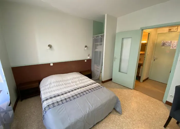 Les Meubles De La Beatrice * בורבון-לה-בה